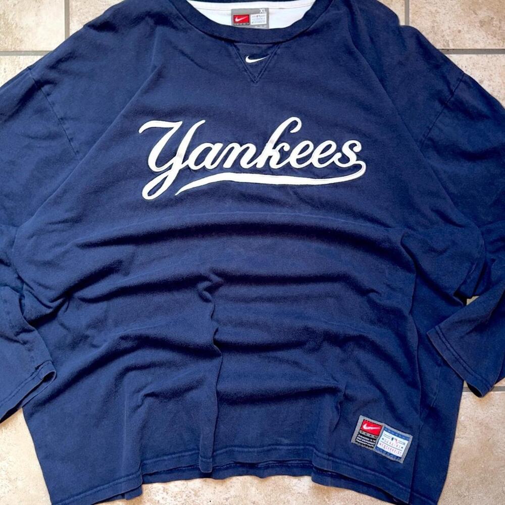 Nike Team MLB Genuine Merchandise New York Yankees Pullover Sweatshirt - Size XL